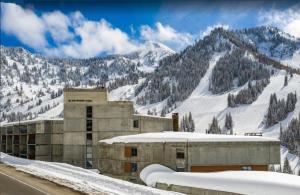 Condo Right on the Snowbird Slopes!