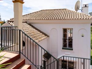 Apartment in Mijas Costa with Pool & Terrace