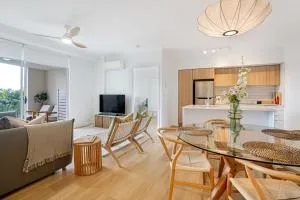 Fresh Beautifully Styled 2 BR Resort Apt at Marcoola - ماركولا