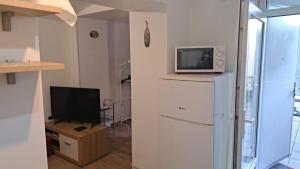 Apartments with WiFi Zagreb - 23824