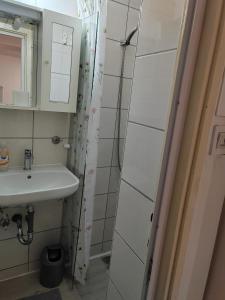 Apartments with WiFi Zagreb - 23824