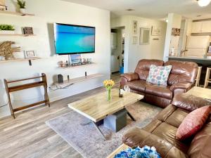 Island Wind 301 - Coral Cove