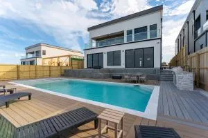 Waterfront Home with Pool Spacious Bay , Sleeps 16 - Port Isabel