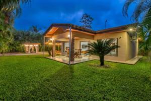 Casa Heliconias La Fortuna Private Pool