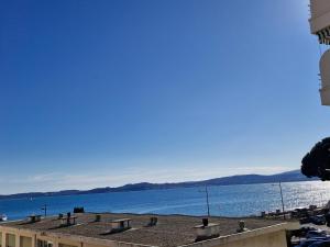 Appartement 3 pièces climatisé, mezzanine, vue mer, parking à Ste Maxime - FR-1-780-89