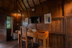 Phòng Giường Đôi Có Ban Công (Double Room with Balcony)