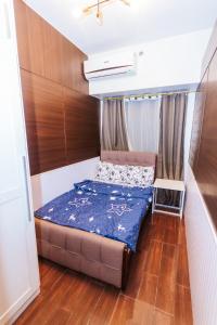 2 BR Air condo Makati Penthouse SwimGym 300Netflix 5249