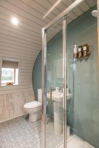 Stunning Sustainable Pod on Old Chalford Farm!