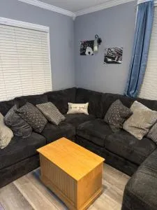 Charming 3-bedroom house next to Hollywood Casino! 1 minute from Interstate 75 - Walbridge