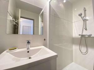 Appartements Appartement 4 pieces/6 couchages proche plage - LE POULIGUEN - FR-1-245-210 : photos des chambres