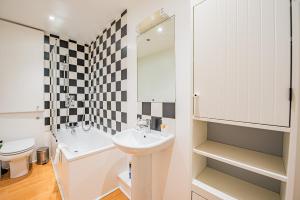 Charming Stylish Flat in the Heart of Kensington