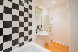 Charming Stylish Flat in the Heart of Kensington