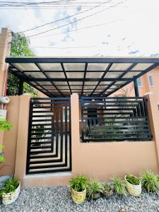 JOELYs Rest and Stay House 1 with WIFI TV NETFLIX and 2 AC rooms