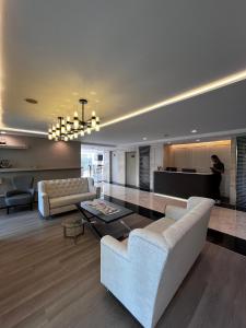 Spacious Sukhumvit Condo near EmQuartier