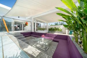 Spacious 4BR Private Pool Villa Luna