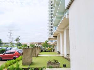 Royale Signature Sapphire Powered by Cocotel