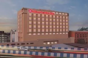Hilton Garden Inn Surat City Centre - Utrān