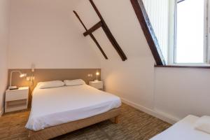 Hotels Hotel du Clocher : photos des chambres