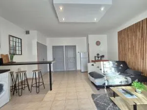 Gîte de la Tride B avec terrasse proche du centre - Terraube