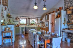 CASALE TRE CIPRESSI 10, Emma Villas