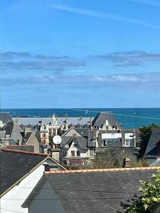 Maisons de vacances Villa Calypso - Vue mer a Saint-Lunaire : photos des chambres
