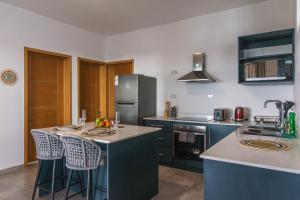 Cozy Penthouse - Near restaurants and beaches