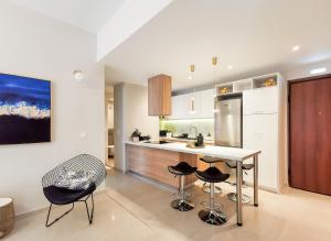 Stylish apartment next to metro and Acropolis