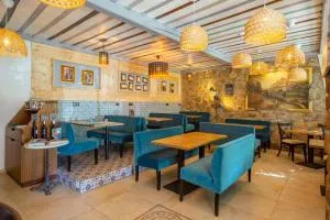 Logis Hôtel Beauséjour - 孔特