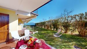 Appartamento Maria Elena by Bookinggardalake