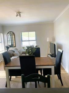 Cozy Camelot, Stellenbosch