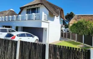 Modern 3 Bedroom Home in St Francis Bay - Kromriviermond