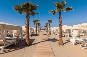 Villa Adelaide 22 Pax by VILLASRETREATS