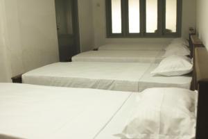 Hide Surf Hostel Madiha