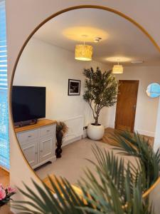 Lolas Loft with Lake Views - Central Bowness - Pet Friendly