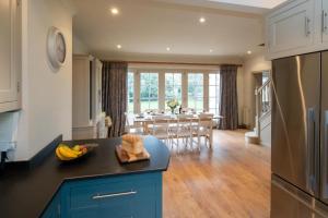 3 The Coastguards, Thorpeness - Only a stones throw from the Beach and very close to famous boating Meare, Country Club and Golf Club - Aldeburgh Coastal Cottages