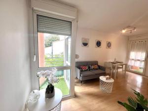 Appartements Charming T1 - Parking - Metro St Agne : photos des chambres