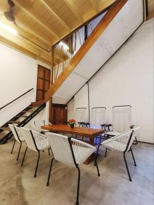 Ruma Papanz Moden 5BR 30 Pax by Jeffery Lam Home Management