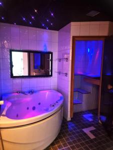 IM Apartments - with private jacuzzi and sauna in the heart of Vaasa