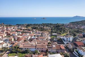 Santa maria navarrese con giardino e vista mare