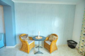 Luxury & spacious 3 bedroom seafront, balcony YHAI1-1