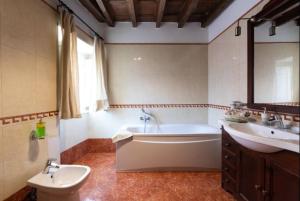 Roman heritage- Pantheon- up to 6 guests