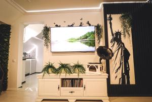 The Oasis - Retro Modern Vogue