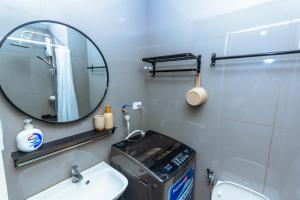 Chic Floating Penthouse Makati Gym Air condo gym swim park 300MB