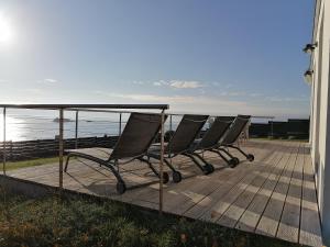 Maisons de vacances La maison de la plage 4 etoiles en front de mer SPA interieur GR34 : photos des chambres