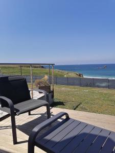 Maisons de vacances La maison de la plage 4 etoiles en front de mer SPA interieur GR34 : photos des chambres