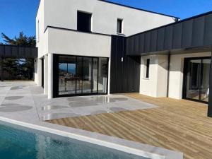 Maisons de vacances Magnifique villa avec piscine a deux pas du port : photos des chambres