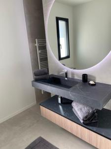 Maisons de vacances Magnifique villa avec piscine a deux pas du port : photos des chambres