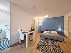 Studio Etoile dOr by Viva Riviera