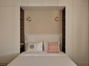 Bright & Airy 3BR Penthouse in Piraeus