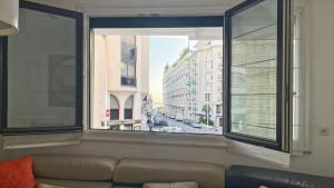 Luxurious 3-Bedroom Apartment in Heart of Cannes